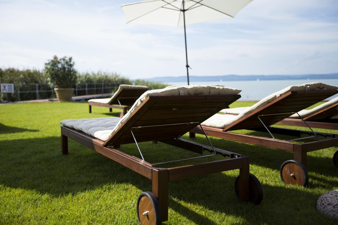 Pole Position Beach Hotel Балатонсарсо Екстериор снимка